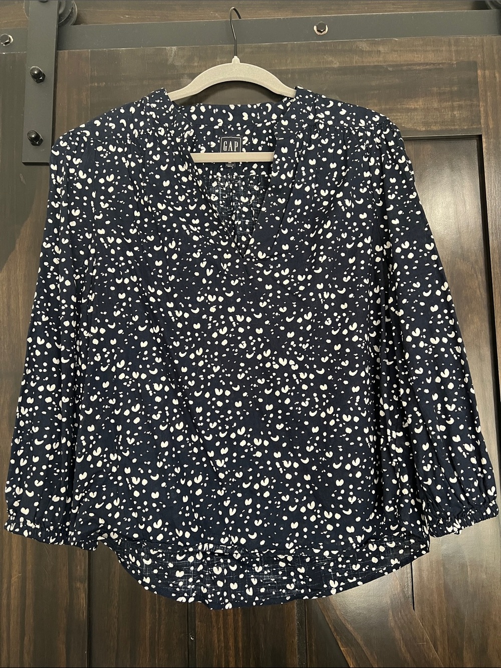 GAP Navy and White V-Neck Subtle Leopard Print Blouse